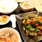 志峰飯店 - レバーとニラ炒め定食①