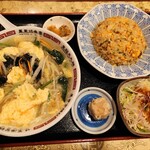 志峰飯店 - Aセット(チャーハン＋野菜玉子ラーメン)