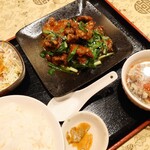 志峰飯店 - レバーとニラ炒め定食②