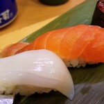 がってん寿司 - 剣先イカ・紅鮭。