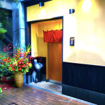 鮨 龍次郎 - 外観です。ここを見つけるのも初訪であれば、大変かもしれません。