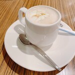 門洋菓子店 - ホットコーヒー（生クリームのせ）