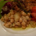 スガッチィー - サイドのヒヨコマメ