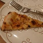 スガッチィー - 素焼きピザ（デュカ風味）これが風味がよくて美味しかったです。