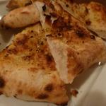 スガッチィー - 素焼きピザ（デュカ風味）アップ