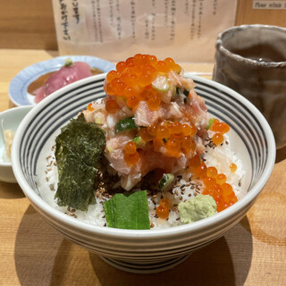 日本橋海鮮丼 つじ半 - 