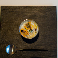 レストラン オオツ - 2021.9 モンサンミシェル産ムール貝 ムール貝のピュレ ジロール茸 セロリ