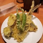 麺屋 六感堂 - 天ぷらがのった青いラーメン