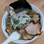 十六屋 - 背脂チャーシューメン