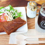 F&P Smoothie Cafe - 