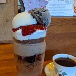 クリクリ - 秋のベリーショコラパフェ¥1050
      ~2021.10.4