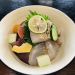 魚九 - 海鮮丼