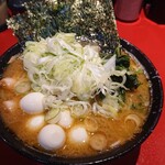 ラーメン 厚木家 - チャーシュー麺麺にうずらの卵とねぎまし