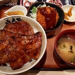 Kikuyoshi - 十勝豚丼、羊蹄山コロッケ