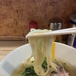 塩生姜らー麺専門店 マニッシュ - 麺