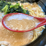 横浜家系ラーメン そだし - 豚骨ラーメンしょうゆのスープ