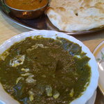 本場インド料理　ギータ - ほうれん草の味が濃い