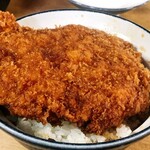 安田屋 - 大きめのカツが鎮座しています