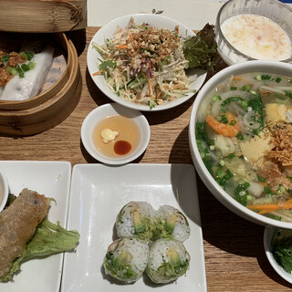 お一人様ok そごう横浜店内でランチに使えるお店 ランキング 食べログ お一人様ok そごう横浜店内でランチに使えるお店 ランキング 食べログ