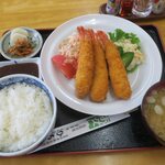 ひろや食堂 - エビフライ定食（￥900）