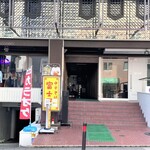 Chuukasoba Fujiya - お店はビルの奥（１F）