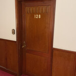 万平ホテル - 今回はジョンレノンも泊まった128号室へ