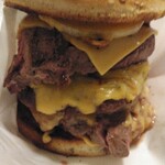 ベーカーバウンス - ステーキチーズバーガー