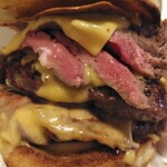 ベーカーバウンス - ステーキ、パティ、チーズステーキ！