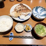 炭膳 茅心 - 鯛カブト焼き定食