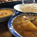 印度料理シタール - 奥から　インド米、バターチキンカレー、南インドベジタブルカレー