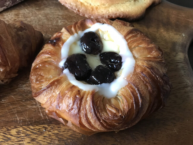 by piropedia : パン家のどん助 (パンヤノドンスケ)- 東新宿