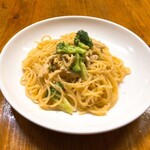 蒸し鶏とブロッコリーのカルボナーラランチ