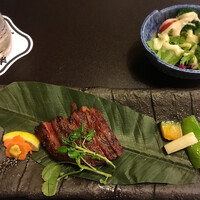 人形町今半 上野広小路店 - 牛網焼きとサラダ