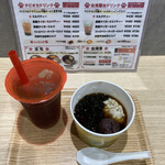 ブルプル タイワンカフェ ペリエ千葉店 - 左（武夷岩茶）右（ハト麦豆花）