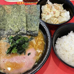 横浜家系ラーメン 内田家 - ラーメン