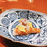 鮨　銀座　鰤門 - 車海老と秋茄子の胡麻添え　上のラディッシュの食感がいい。