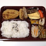 肉の森田屋 - 料理写真:コロッケ弁当（600円）