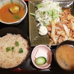 虎連坊 - ランチ生姜焼き定食
