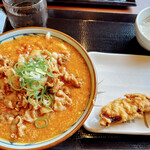 丸亀製麺 - トマたまカレーうどん 豚肉乗せ、鳥天