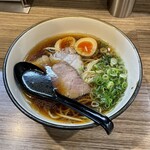 煮干しラーメン にぼってる - 味玉にぼしょうゆ 並