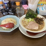 うまいヨゆうちゃんラーメン - 炒飯はマストで！