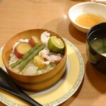 Patsupare Yakiniku Genki - 野々山御膳の本日のご飯/栗とさつまいもの蒸御飯