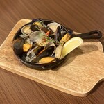 Wine-steamed clams and mussels