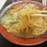 ラーメンさんぱち - 自社工場の麺