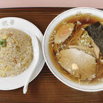 中華料理銀華 - ラーメンと炒飯