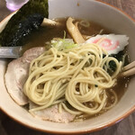 呑み喰い処 くぼ家 - 細ストレート麺、全粒粉入り？