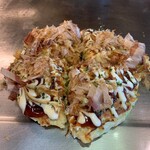 Ajiya Okonomiyaki Restaurant - お好み焼き（シーフード・デラックス）