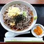 ももや - 冷やかけ蕎麦 大盛(830円也) 噛みごたえあって美味しい♪