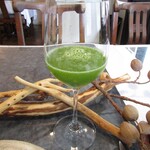 ブラッスリー ラルドワーズ - 小松菜、リンゴ、ライム、セロリ、オレンジのエルダーフラワー