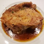 シャンパン食堂 - 鶏もも肉のロースト トリュフのソース